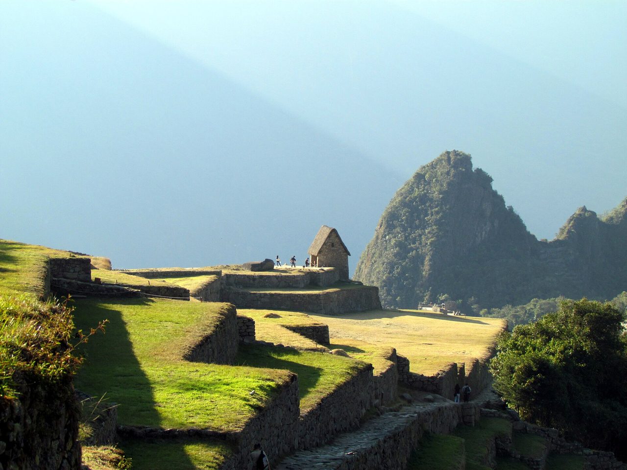 The guardhouse and upper terraces at Machu Picchu, which sits almost 1,000 m lower than Cusco